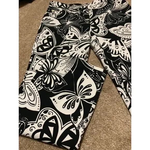 St. John Sport Marie gray butterfly Pants 10 Capri